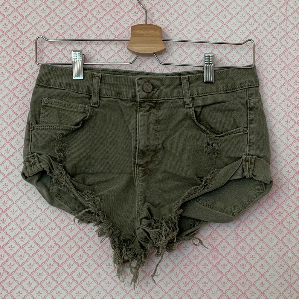 CUT OFF SHORTS